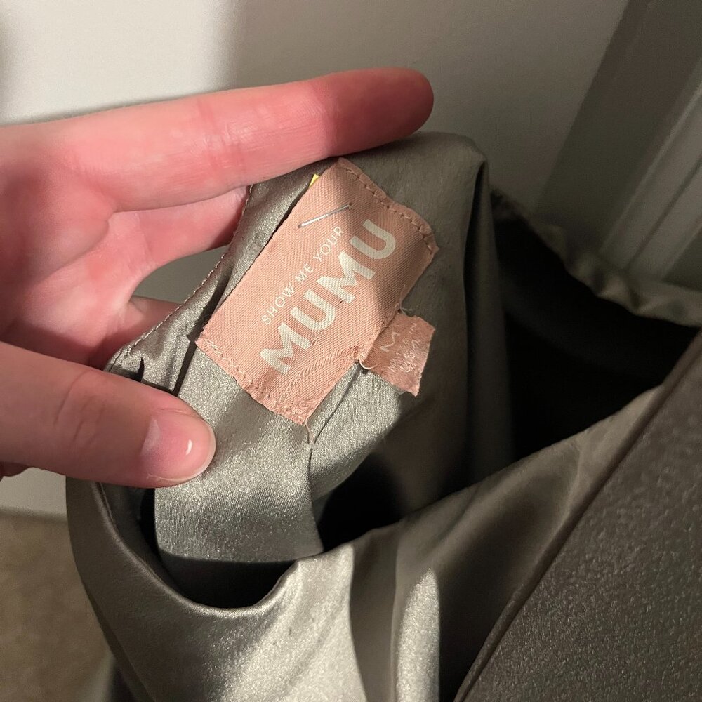 🍀 Show Me Your MuMu Sage Green Dress! - Picture 7 of 7